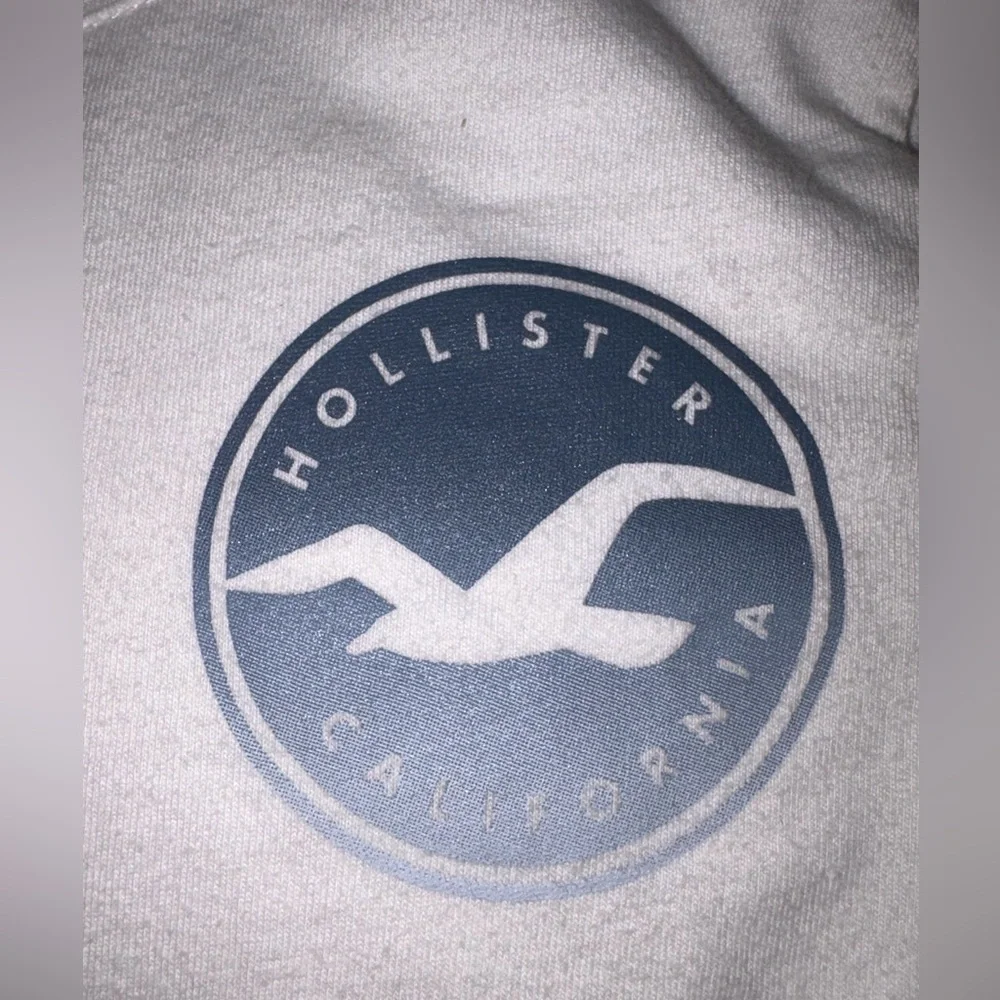 Hollister White Long Sleeve Graphic Tee XS Logo Sleeve Casual Top - Picture 8 of 9